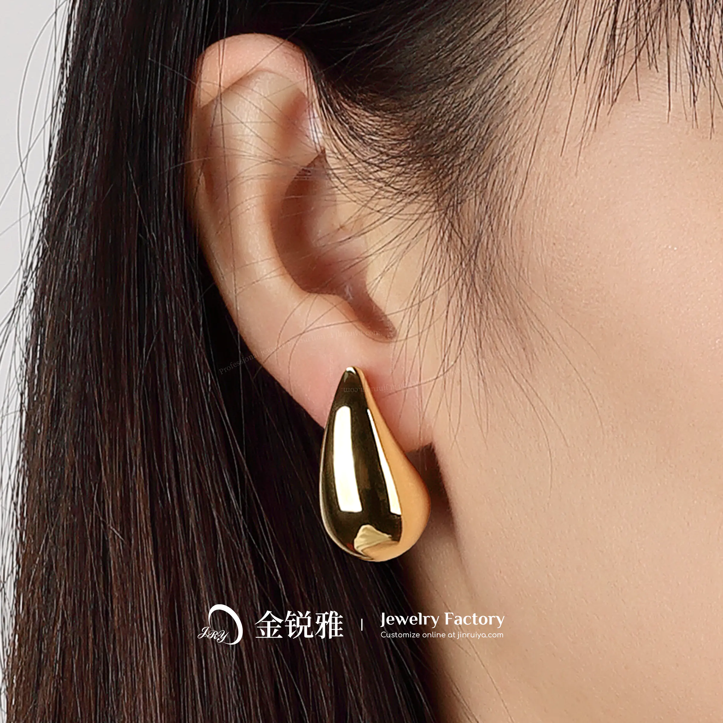 Use and Wearing of Teardrop Earrings